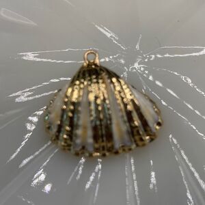 Gold Shell Pendant
